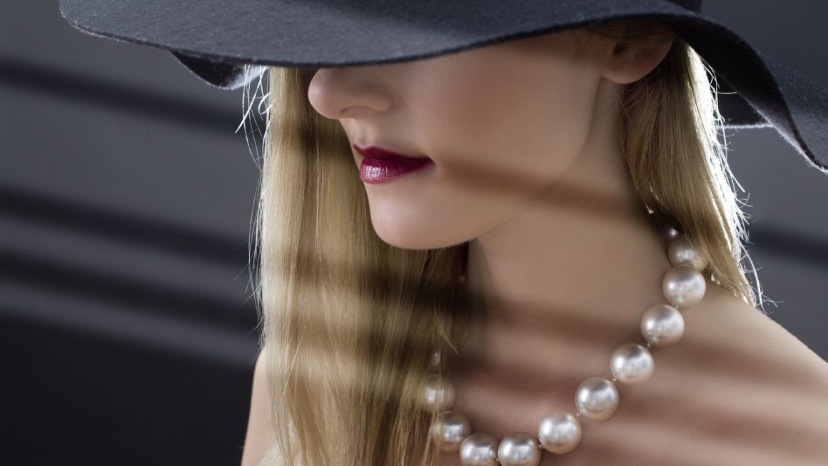 collier de perles avec perles de gros diamètre